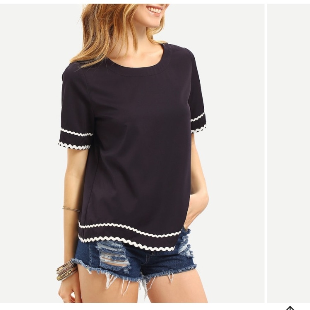EUC Top Wavy Trim Short Sleeve Blouse SZ S Tagless from SHEIN - Picture 6 of 7